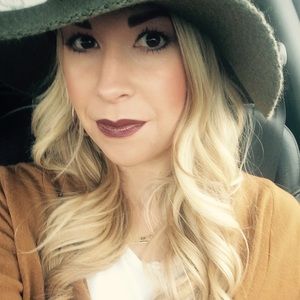 Meet your Posher, Jacee